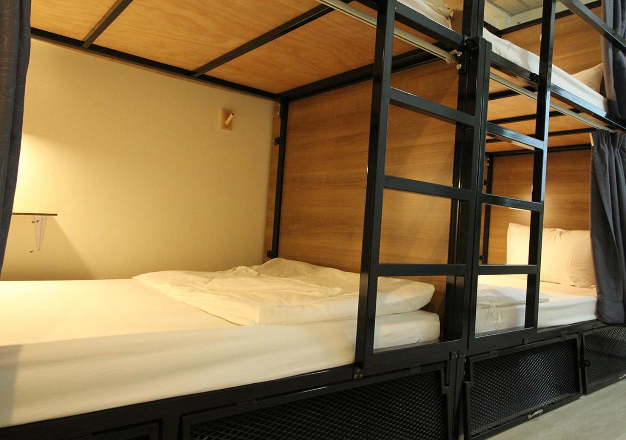 Chaiwat Hostel Бангкок Екстер'єр фото