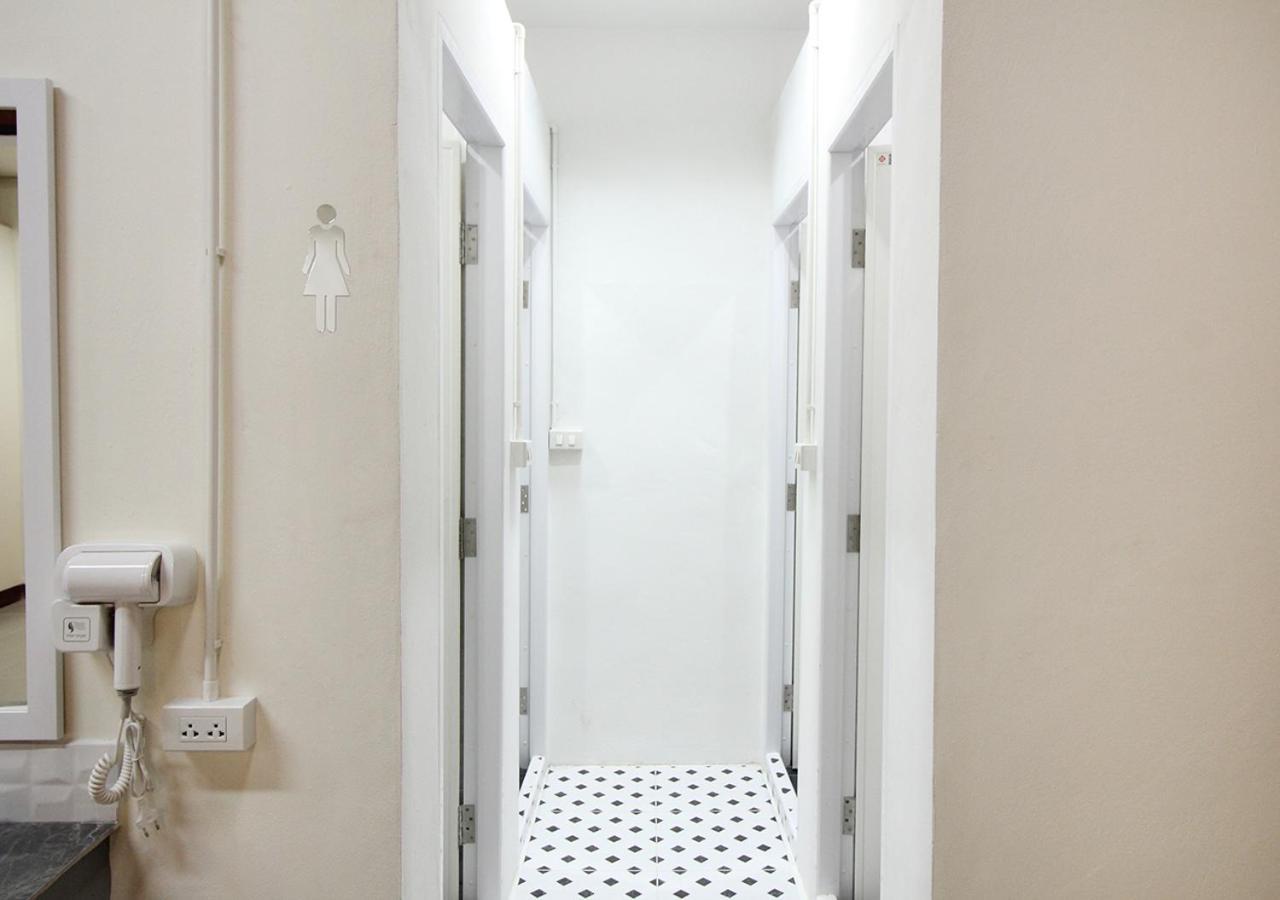 Chaiwat Hostel Бангкок Екстер'єр фото