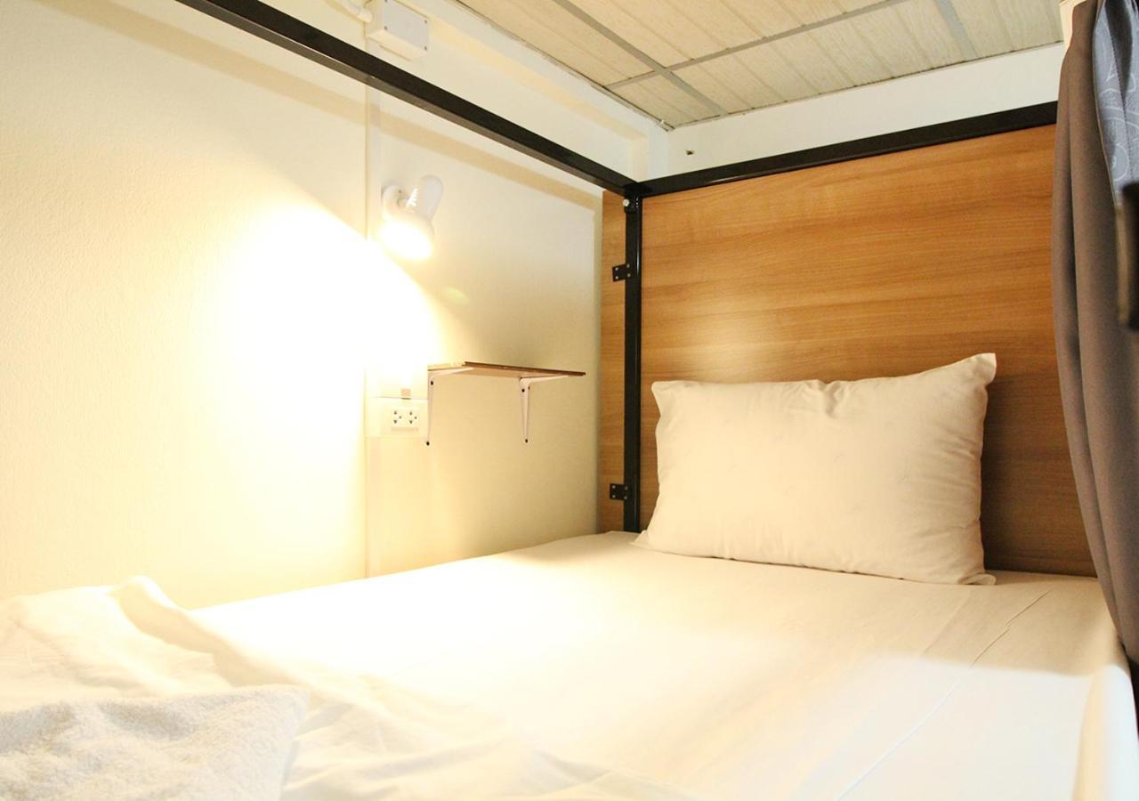 Chaiwat Hostel Бангкок Екстер'єр фото