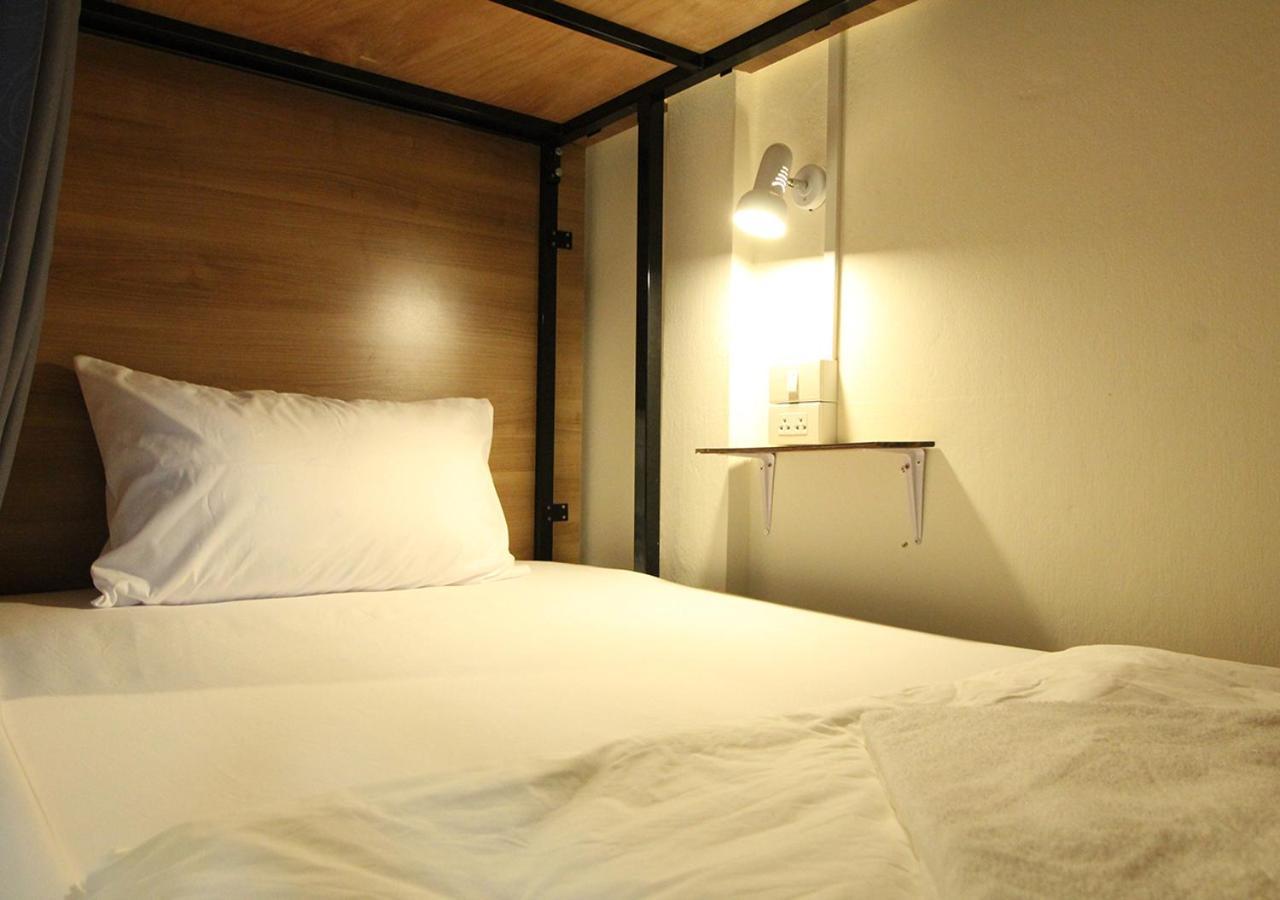 Chaiwat Hostel Бангкок Екстер'єр фото