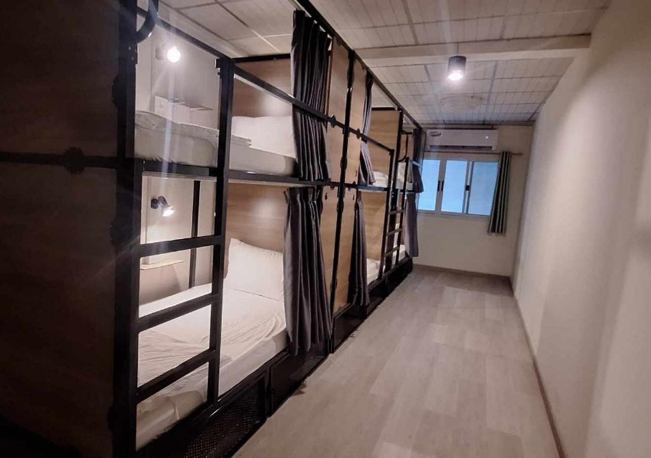 Chaiwat Hostel Бангкок Екстер'єр фото