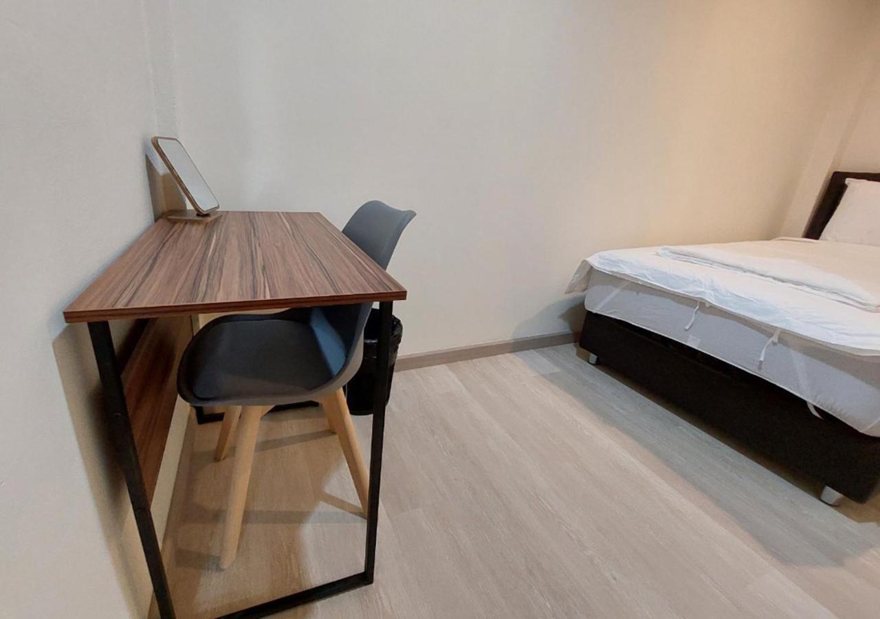 Chaiwat Hostel Бангкок Екстер'єр фото